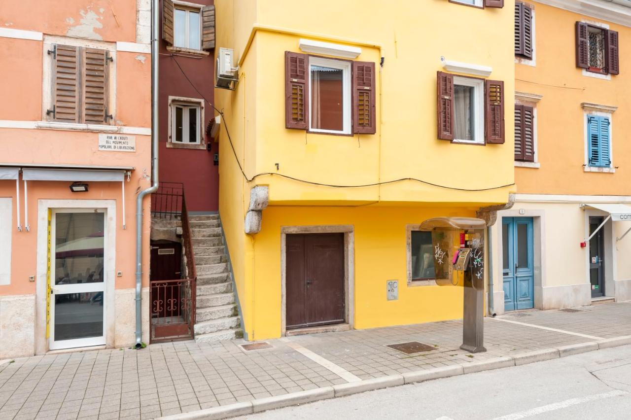 The Yellow House Apartments Rovinj Eksteriør billede