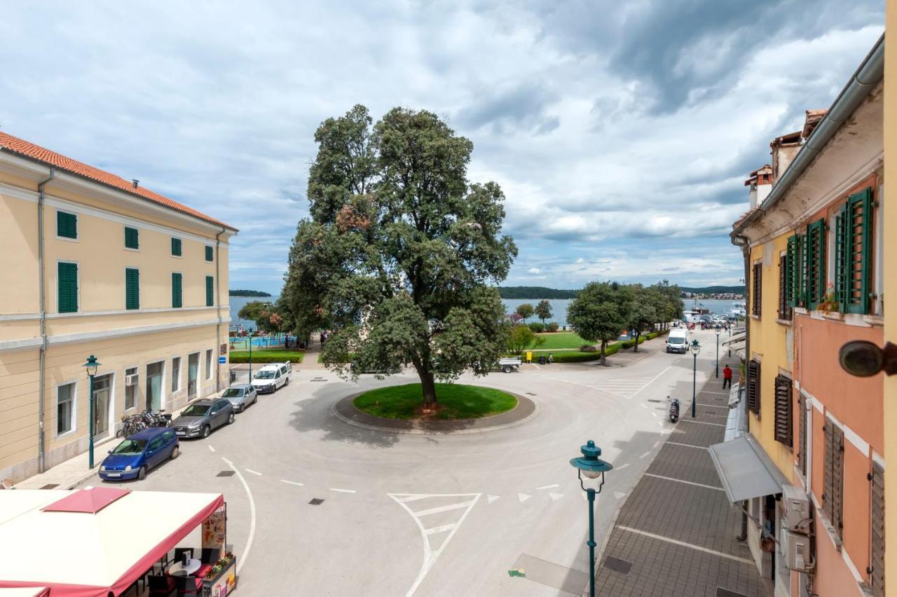 The Yellow House Apartments Rovinj Eksteriør billede